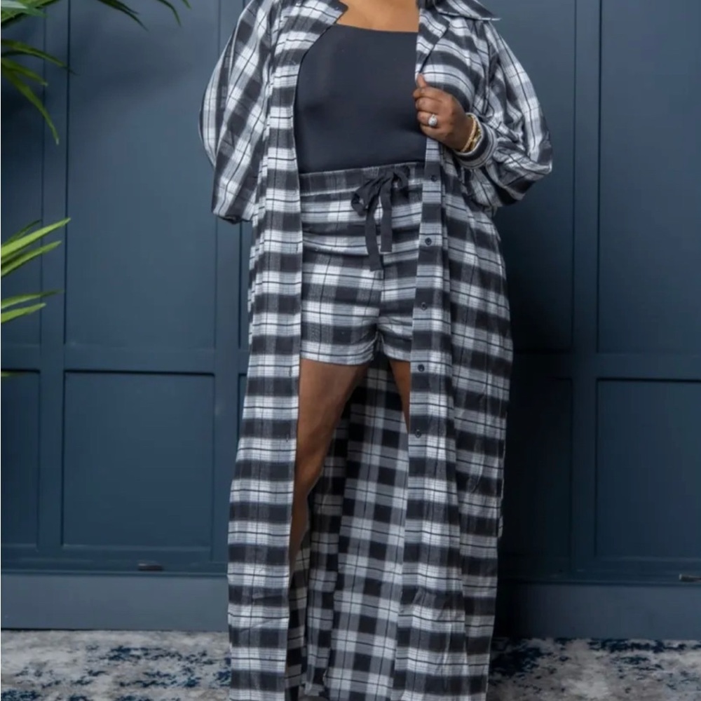 Plaid 2pc short set. Oversized shirt and shorts.